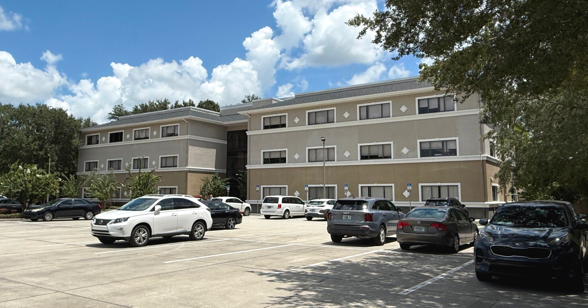 110 Pond Ct, DeBary, FL for lease Building Photo- Image 1 of 14