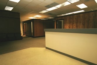 888 Norfolk Sq, Norfolk, VA for lease Interior Photo- Image 2 of 8