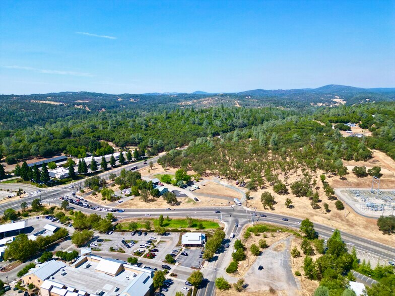 22630 Cameo dr, Grass Valley, CA à vendre - Photo du bâtiment - Image 3 de 9