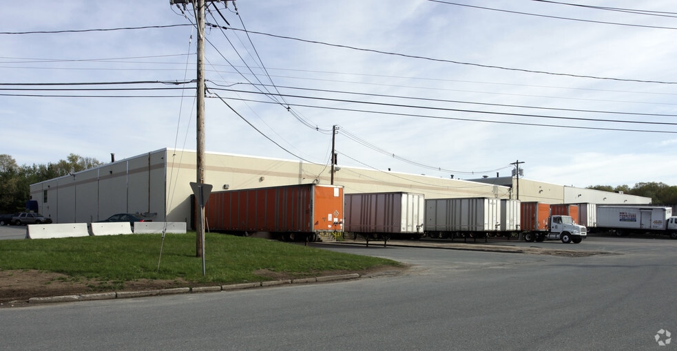 180 Campanelli Pky, Stoughton, MA for lease - Building Photo - Image 2 of 4