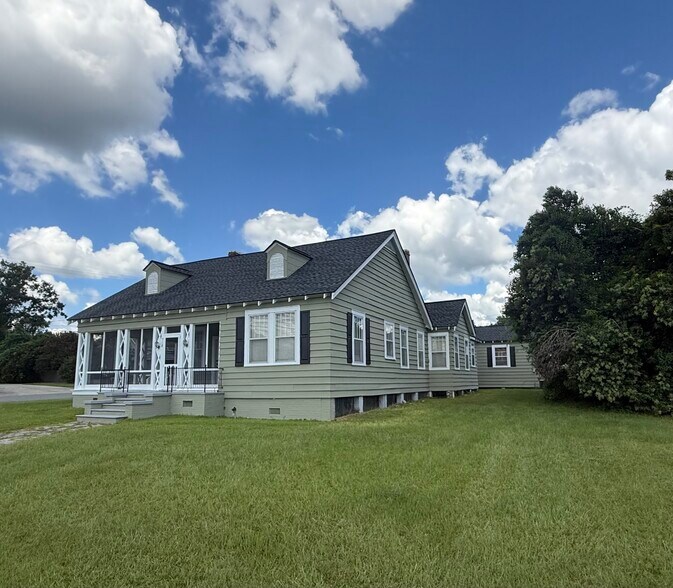 718 Madison Ave N, Douglas, GA à vendre - Photo principale - Image 1 de 11