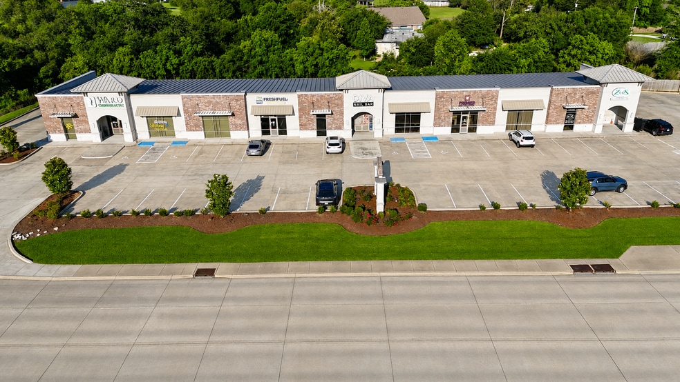4211 Lake St, Lake Charles, LA for lease - Building Photo - Image 2 of 3