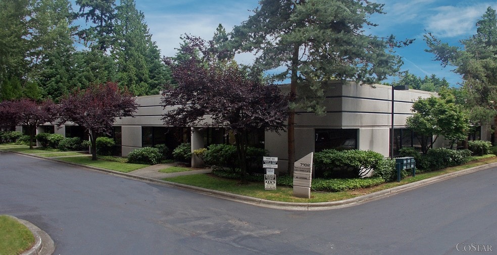 7102 180th Ave NE, Redmond, WA à louer - Photo du bâtiment - Image 2 de 9