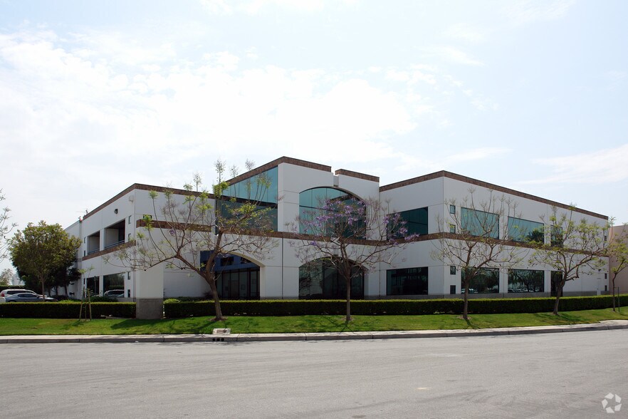 12636 Clark St, Santa Fe Springs, CA à vendre - Photo principale - Image 2 de 3