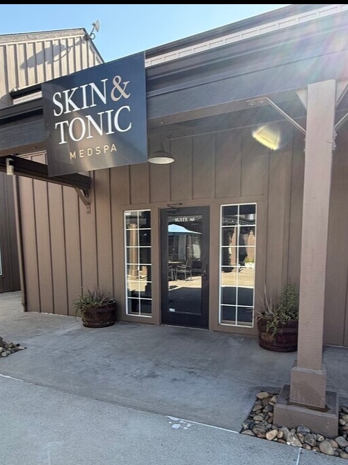 1214 W F St, Oakdale, CA for lease Interior Photo- Image 1 of 8