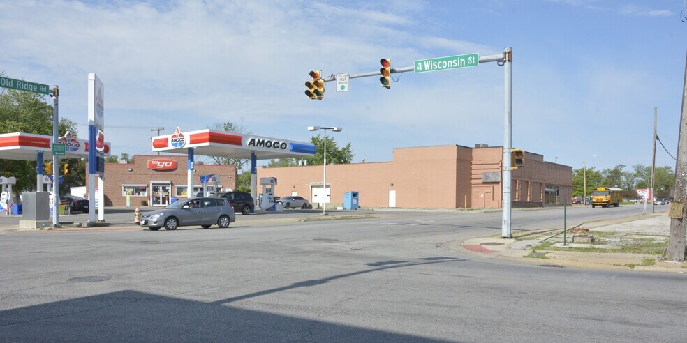 813 W Old Ridge Rd, Hobart, IN à louer - Photo du bâtiment - Image 2 de 9