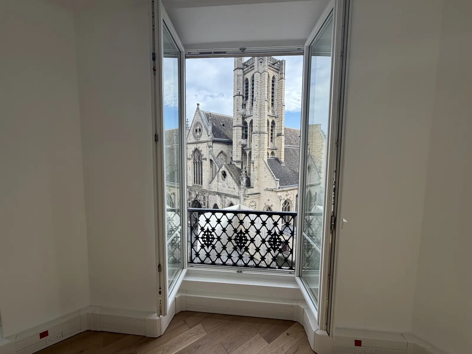 239 Rue Saint-Martin, Paris for lease Primary Photo- Image 1 of 2