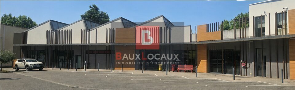 Commerce de détail dans Carpentras à louer - Photo du bâtiment - Image 3 de 3