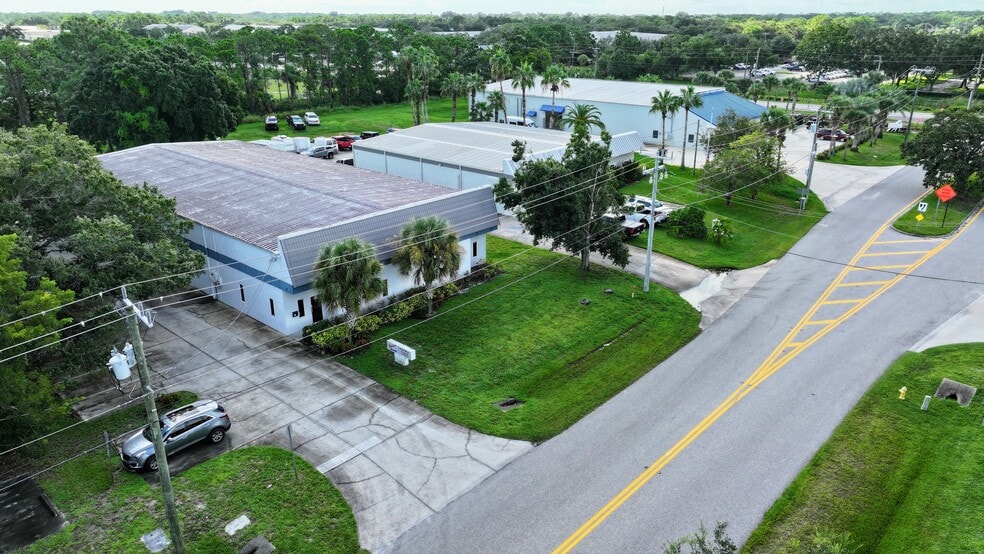 385 East Dr, Melbourne, FL for lease - Building Photo - Image 1 of 13