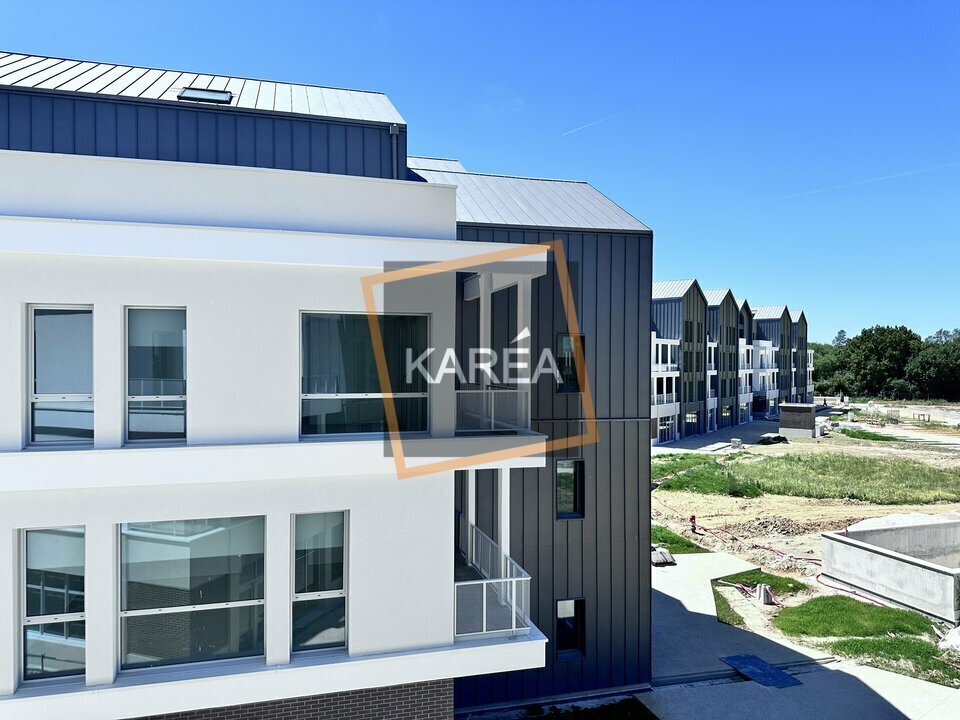 Office in Serris for lease Building Photo- Image 1 of 6