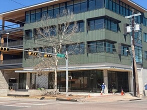 2422 E 7th St, Austin, TX for lease Building Photo- Image 1 of 4