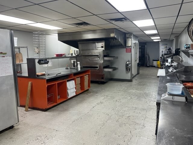 41701-41911 Garfield Rd, Clinton Township, MI 48038 - Unité 41831 - - Photo intérieure - Image 2 of 7