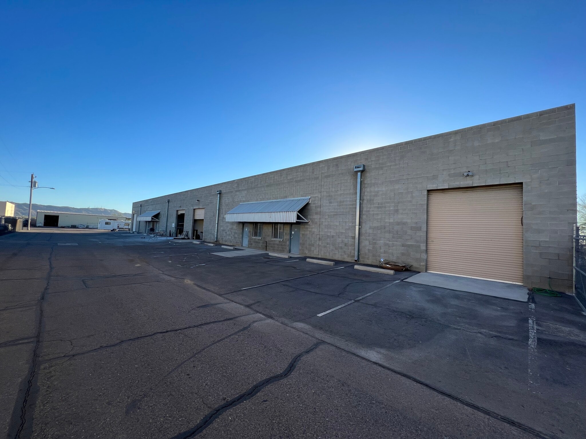1415 E University Dr, Phoenix, AZ for lease Primary Photo- Image 1 of 8