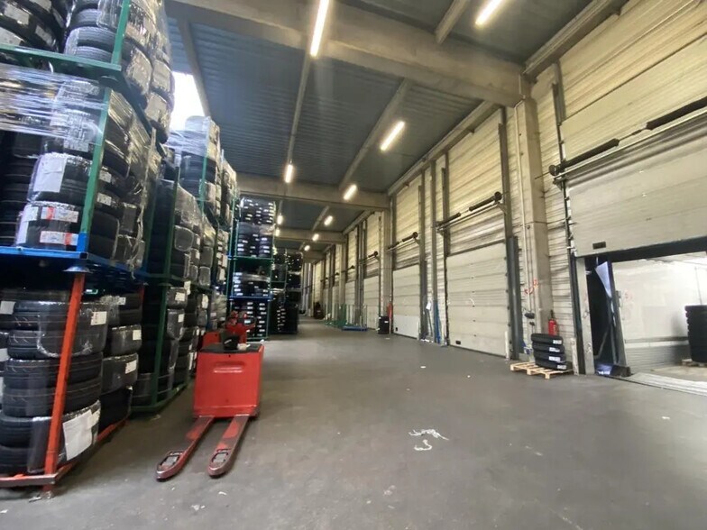 Industriel dans Bondoufle à louer - Photo du bâtiment - Image 3 de 6