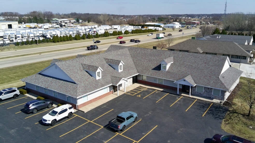 4517 Woodgate Dr, Janesville, WI for lease - Building Photo - Image 1 of 5