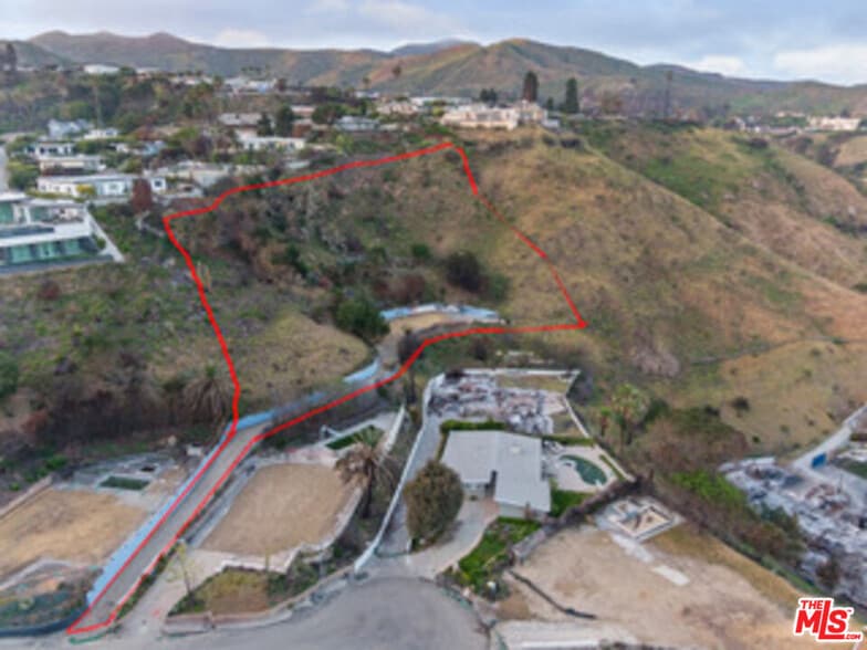 16613 Pequeno Pl, Pacific Palisades, CA for sale - Building Photo - Image 3 of 8