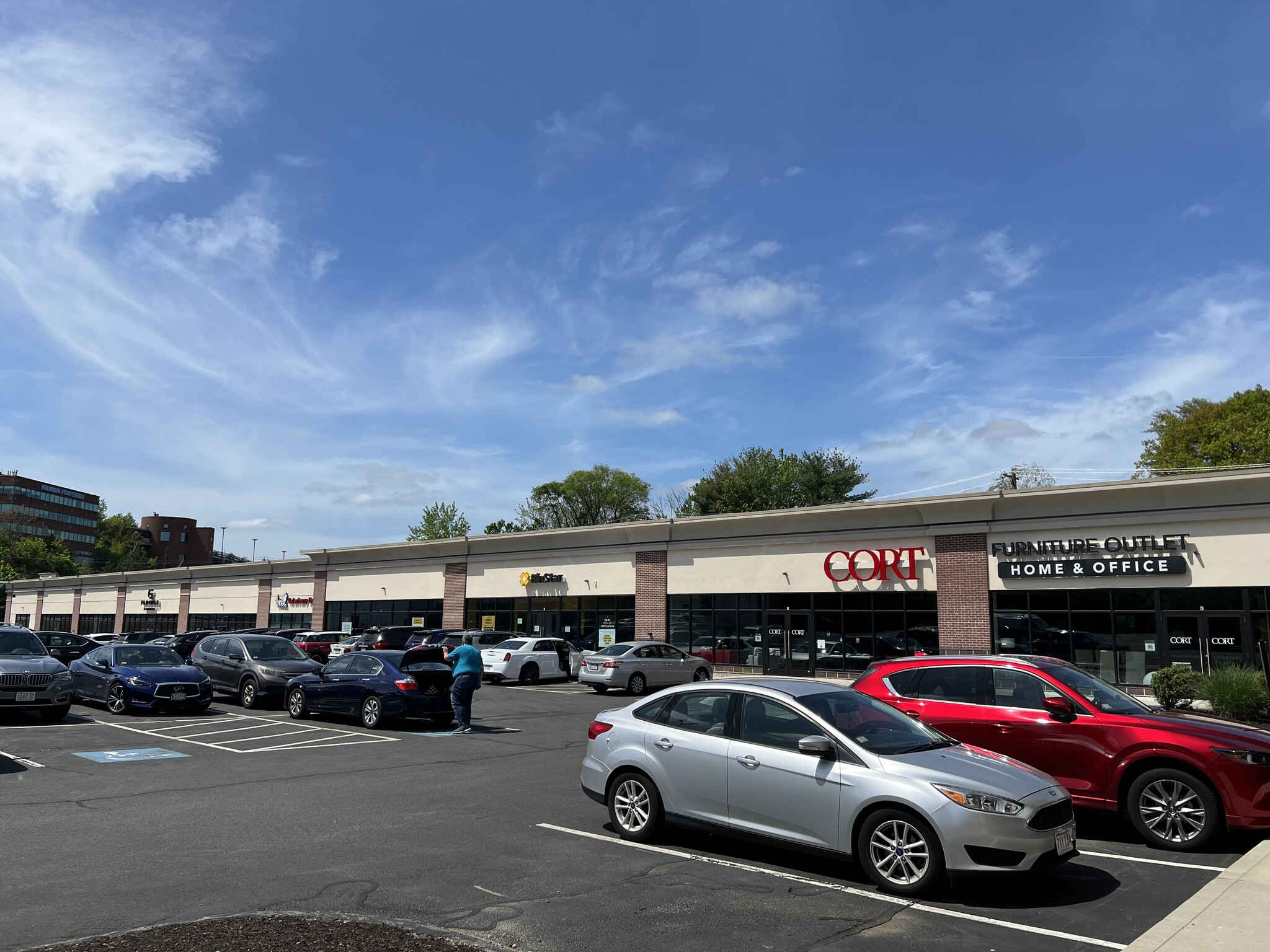 880-910 Broadway, Saugus, MA 01906, USA Broadway, Saugus, MA for lease Primary Photo- Image 1 of 9