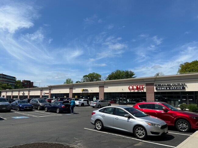 More details for 880-910 Broadway, Saugus, MA 01906, USA Broadway, Saugus, MA - Retail for Lease