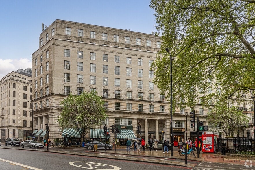 52 Grosvenor Gdns, London for lease - Building Photo - Image 3 of 9