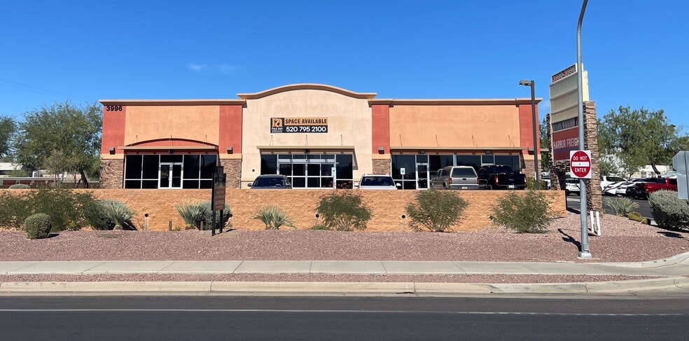 3996 W Ina Rd, Tucson, AZ for lease - Building Photo - Image 1 of 7