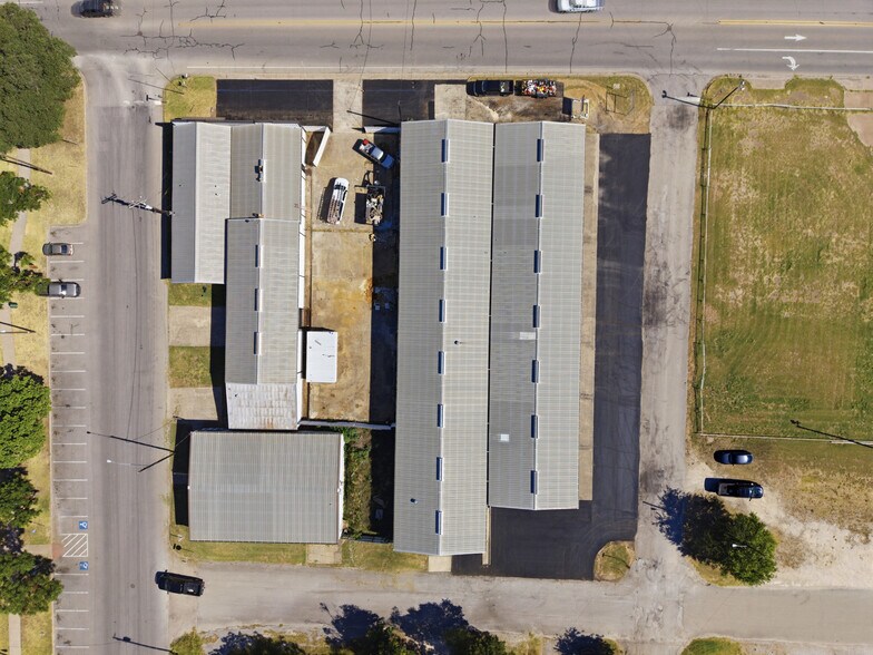 201 W Westhill Dr, Cleburne, TX for lease - Building Photo - Image 3 of 13