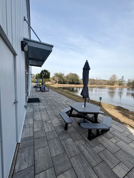 4010 Deerpark Blvd, Elkton, FL à vendre - Photo du bâtiment - Image 3 de 59