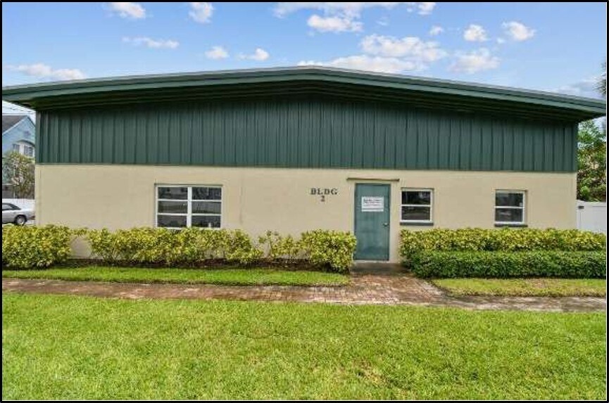 13195 N 49th St N, Clearwater, FL à louer - Photo du bâtiment - Image 2 de 18