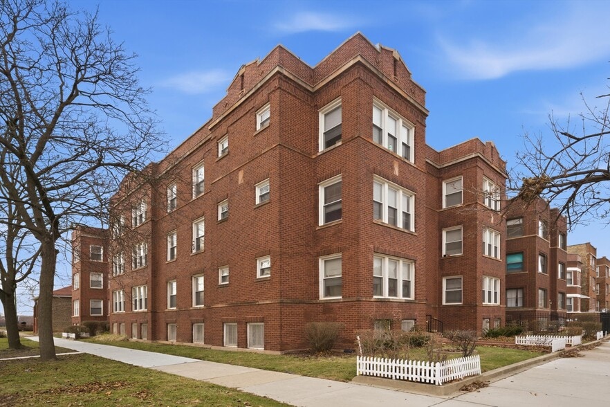 10952 S Vernon Ave, Chicago, IL for sale - Primary Photo - Image 1 of 7