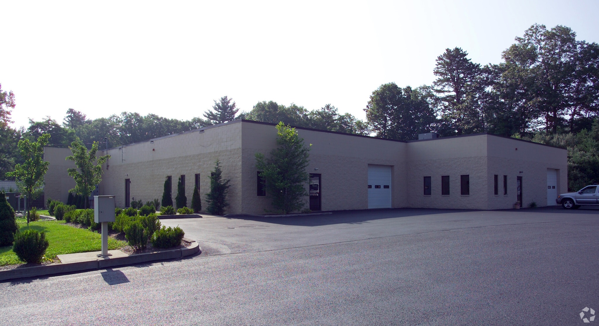 34 Lark Industrial Pky, Greenville, RI for lease Primary Photo- Image 1 of 7