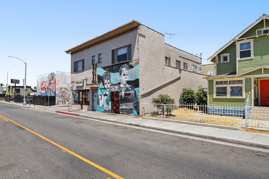 939-941 E 4th St, Long Beach, CA à vendre - Photo du bâtiment - Image 2 de 6