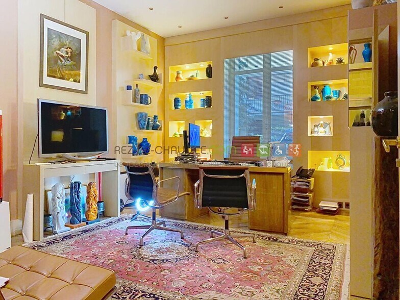 Immeuble residentiel dans Paris à vendre - Photo intérieure - Image 2 de 15