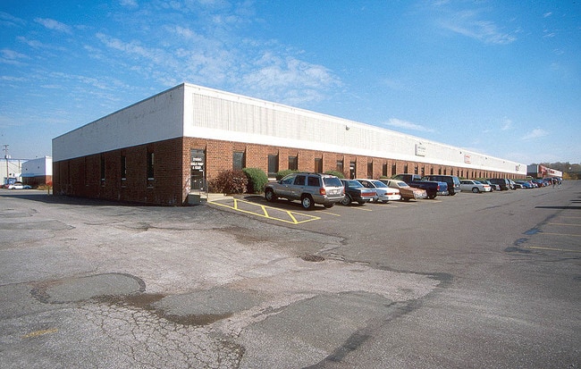More details for 21550-2160 Alexander Rd, Oakwood Village, OH - Industrial for Lease