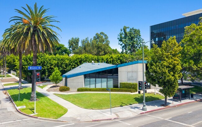 More details for 4333 Wilshire Blvd, Los Angeles, CA - Retail for Sale