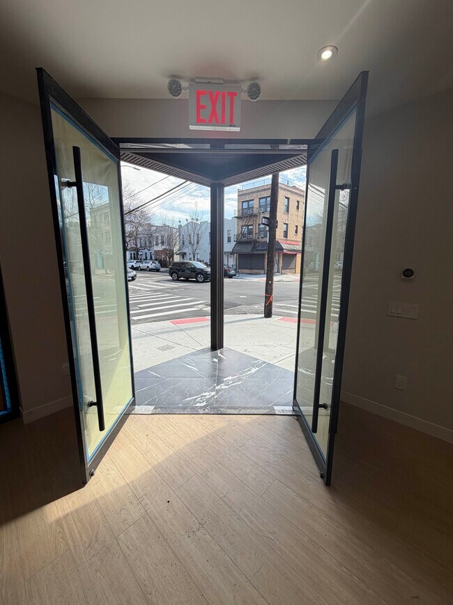 More details for 12-36 31st Dr, Long Island City, NY - Retail for Lease
