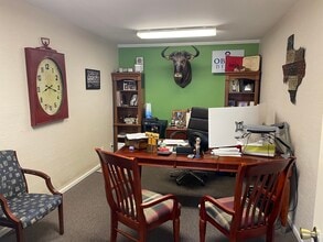 150-162 S Seguin Ave, New Braunfels, TX for lease Building Photo- Image 2 of 8