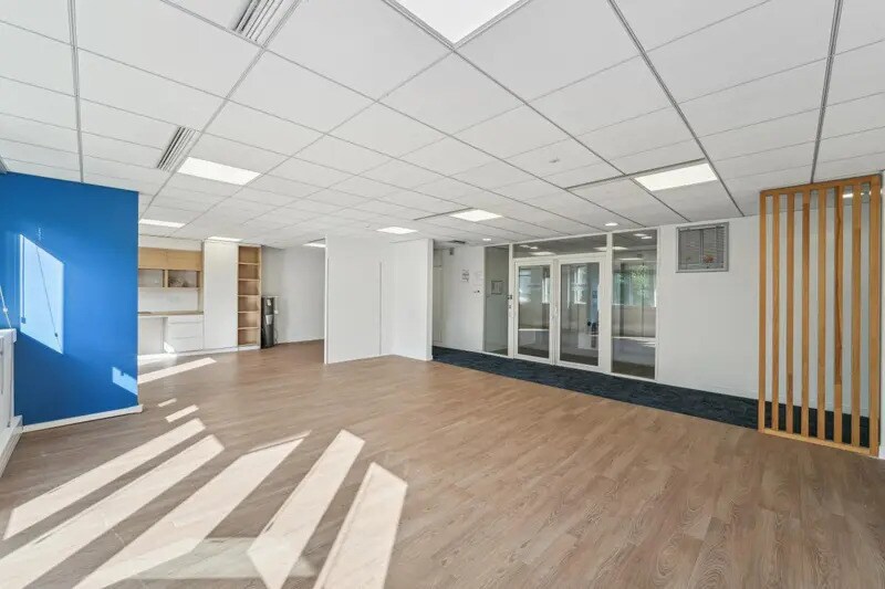 38 Rue Jacques Ibert, Levallois-Perret à louer - Photo intérieure - Image 3 de 17