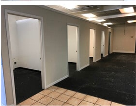 5892 S Land Park Dr, Sacramento, CA for lease Building Photo- Image 2 of 3