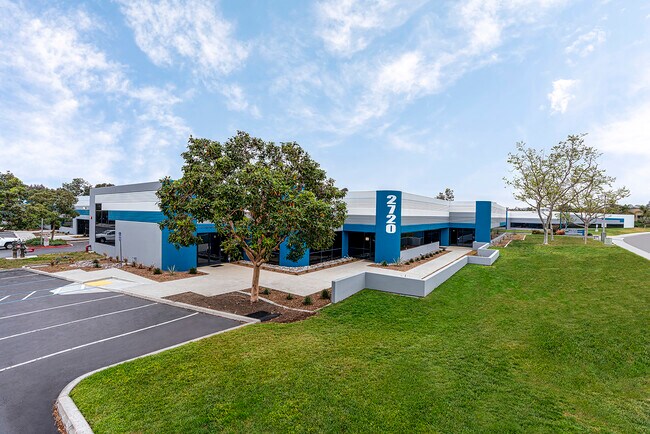 Plus de détails pour 2720 Loker Ave W, Carlsbad, CA - Industriel à louer