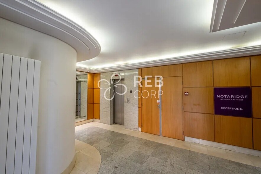 Bureau dans Levallois-Perret à louer - Hall d’entrée - Image 3 de 3