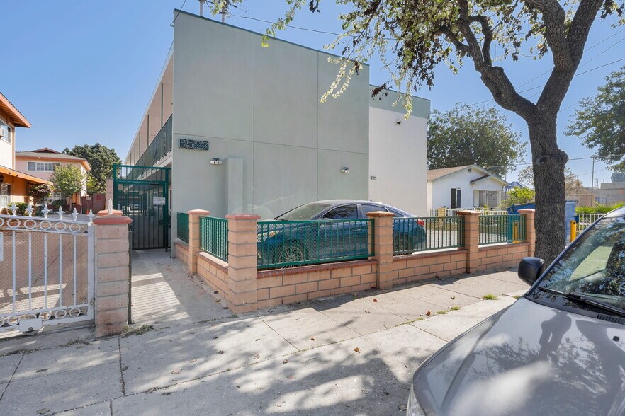 6522 Bear Ave, Bell, CA à vendre - Photo du bâtiment - Image 2 de 13