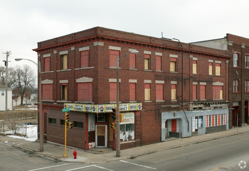 1134 W North Ave, Milwaukee, WI à louer - Photo du bâtiment - Image 2 de 12