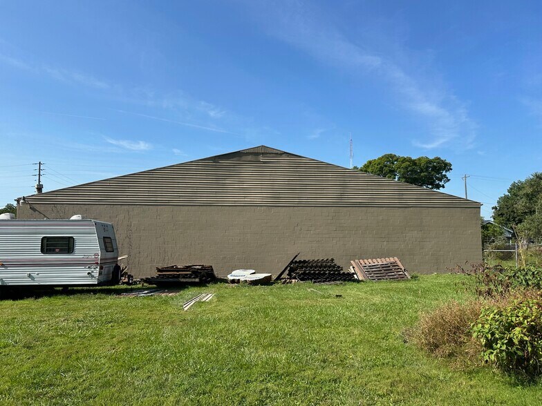 826 Cleveland Rd, Ravenna, OH à vendre - Photo du bâtiment - Image 2 de 5