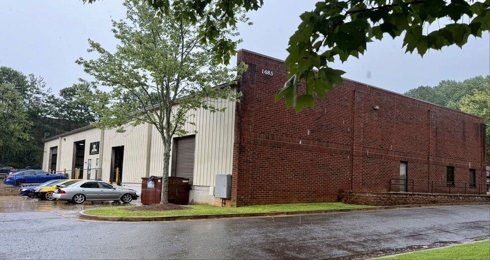 1685 Redi Rd, Cumming, GA à louer - Photo du bâtiment - Image 2 de 6