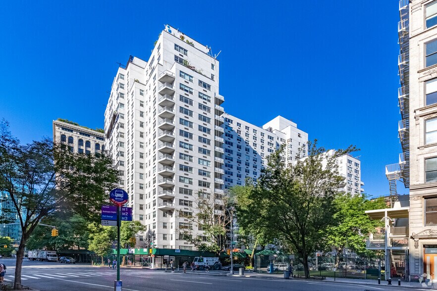 784 Broadway, New York, NY for lease - Building Photo - Image 2 of 4