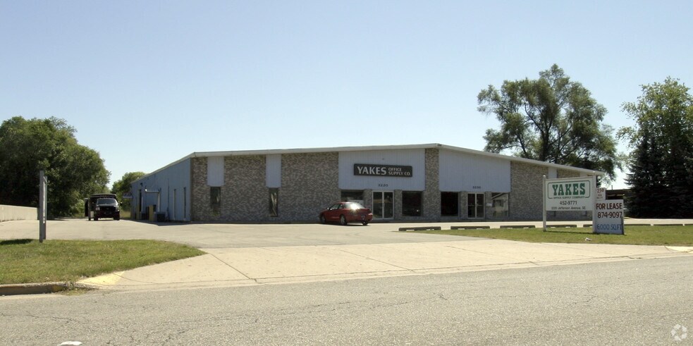3220-3230 Jefferson Ave SE, Wyoming, MI à louer - Photo du bâtiment - Image 2 de 4