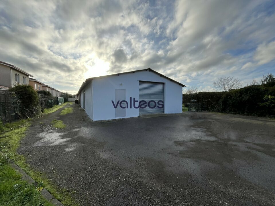Flex in Cugnaux for lease Building Photo- Image 1 of 6