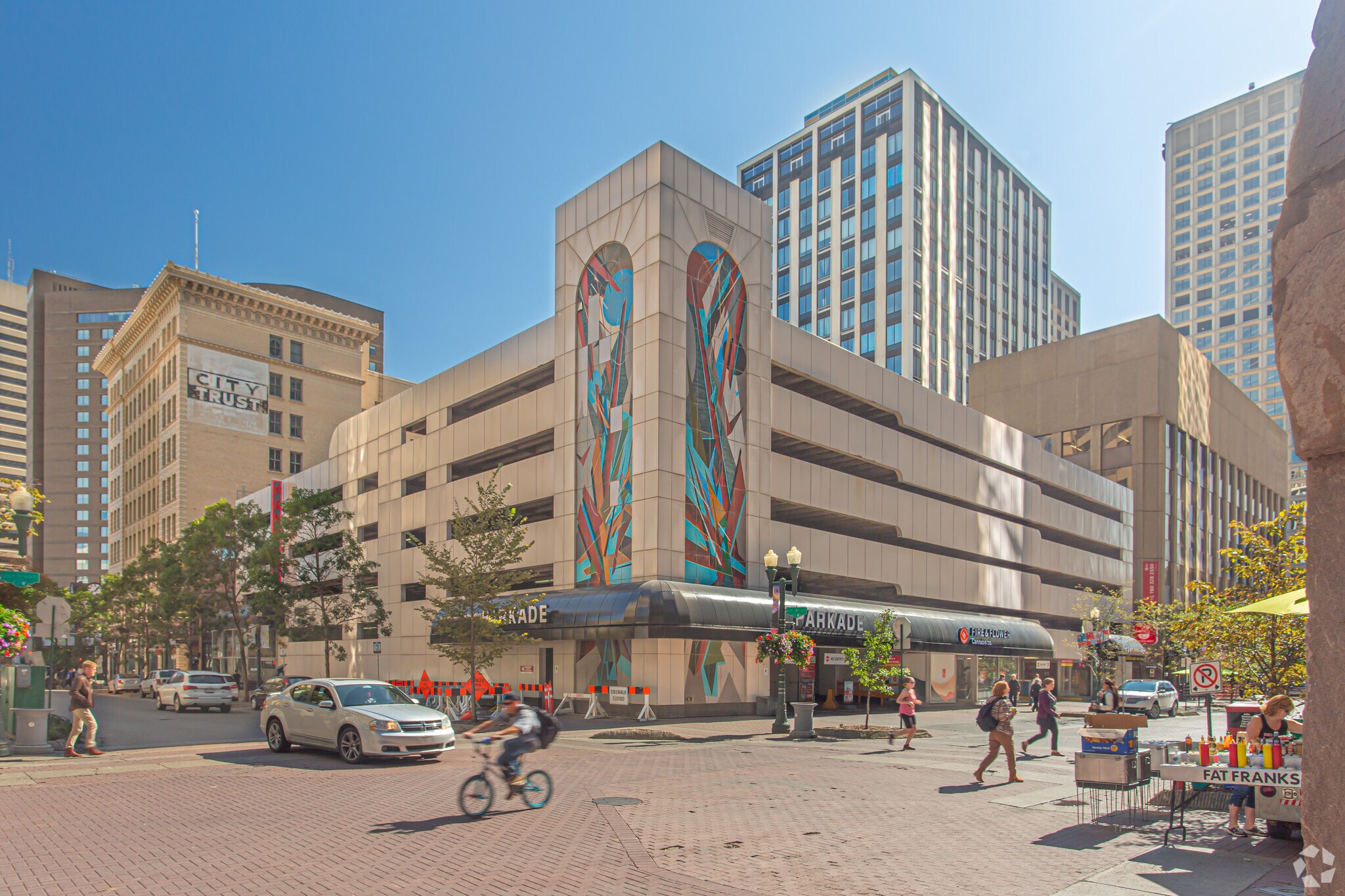 10135 100A St NW, Edmonton, AB à vendre Photo principale- Image 1 de 1