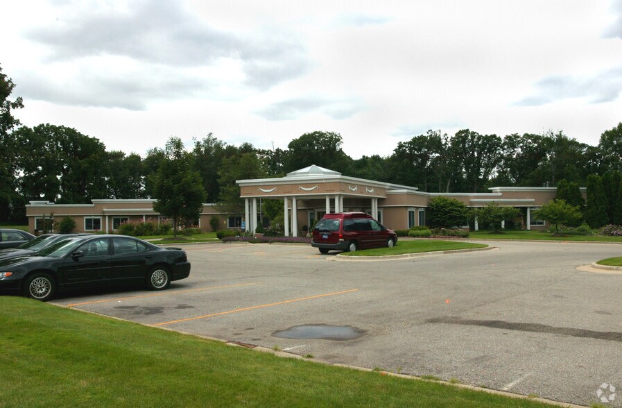 1157 Medical Park Dr SE, Grand Rapids, MI à vendre - Photo du bâtiment - Image 3 de 4