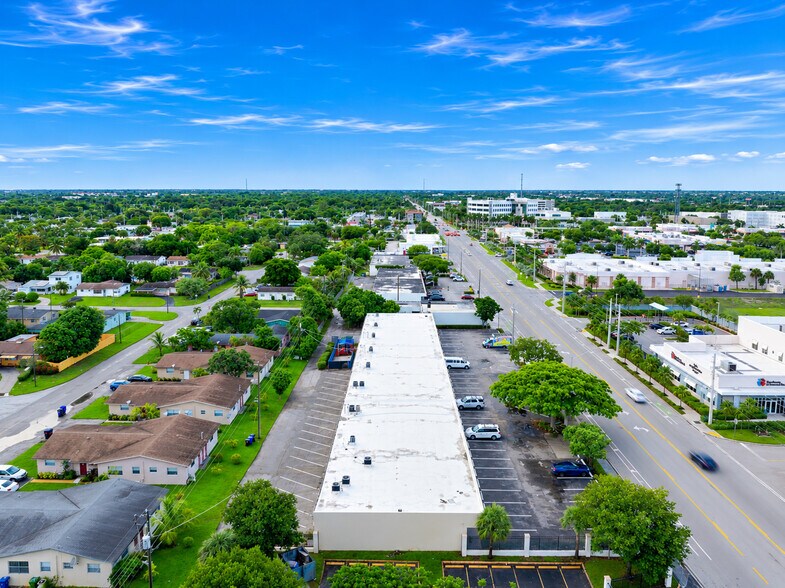 315-353 SW 27th Ave, Fort Lauderdale, FL for lease - Building Photo - Image 3 of 20