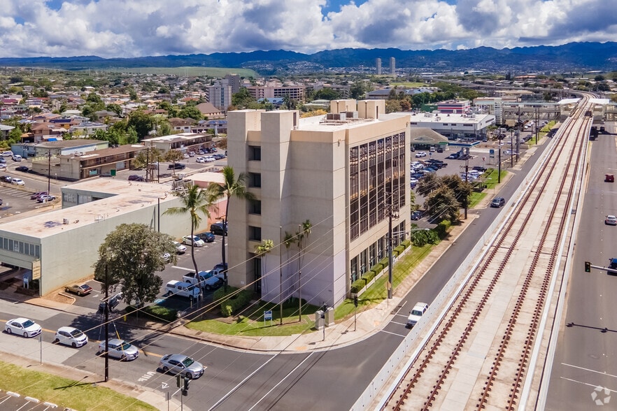 94-730 Farrington Hwy, Waipahu, HI à louer - Photo du bâtiment - Image 2 de 5